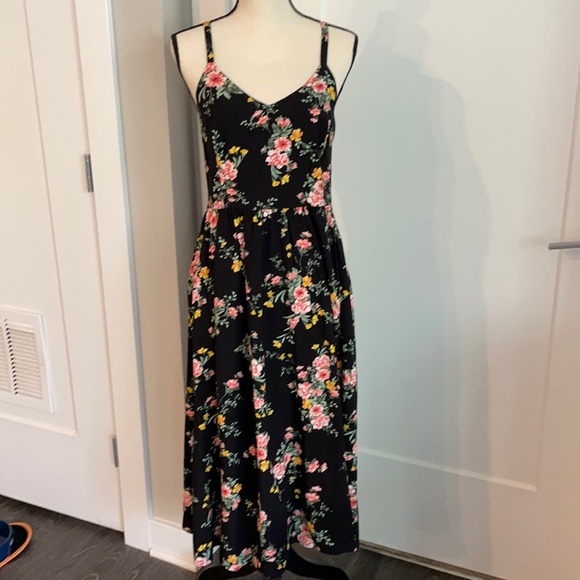 Old Navy Dresses & Skirts - Old Navy Black Floral Dress